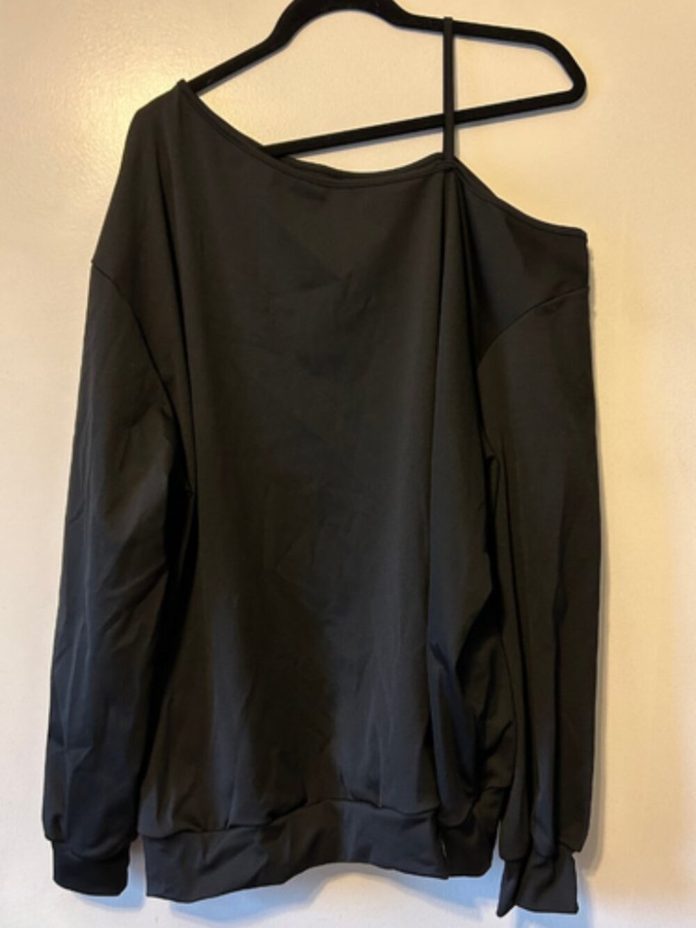 Asymmetrical Slouchy Shoulder Sweatshirt
